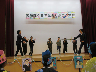 ７