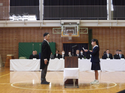 ６