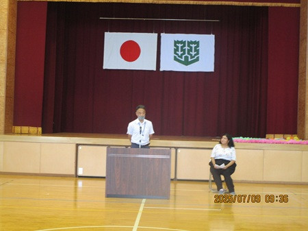 １